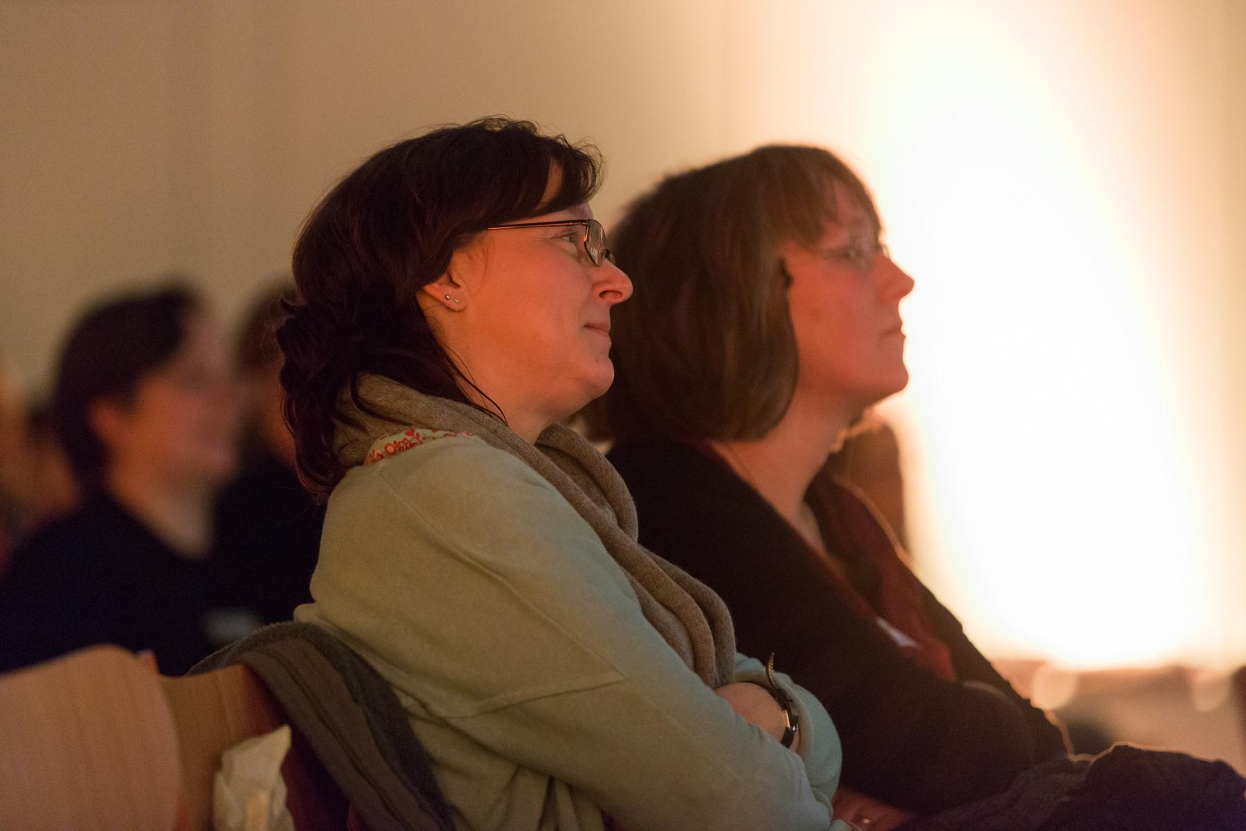 Publikumseindrücke während der Lesung © Tim Hoppe